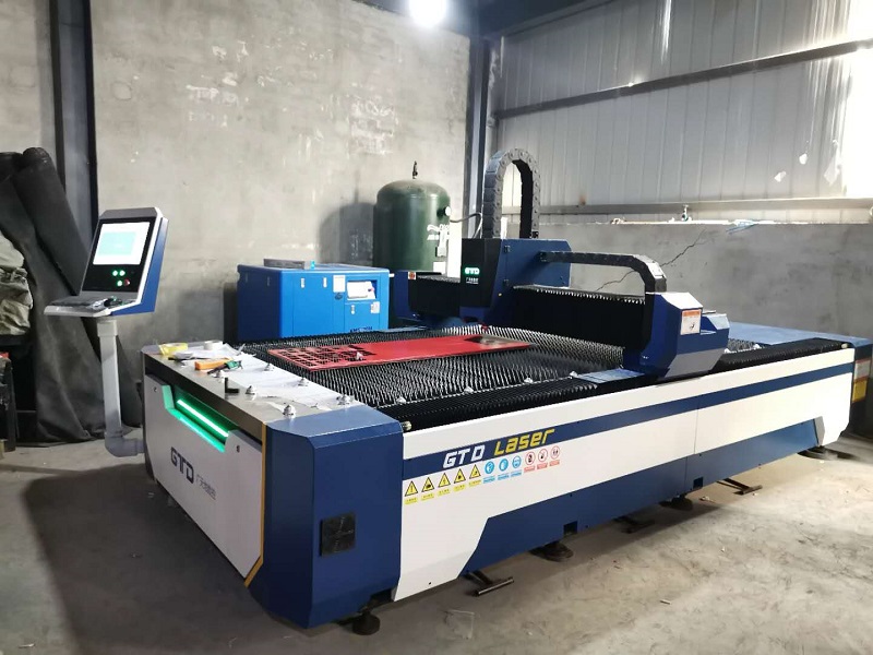 怎么選擇金屬激光切割機廠家