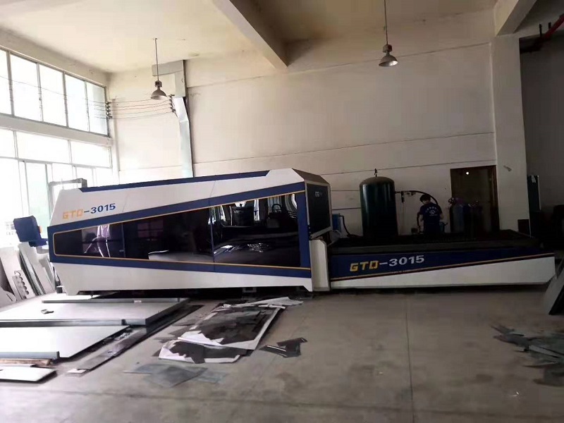 光纖激光切割機(jī)光電轉(zhuǎn)化率高的原因