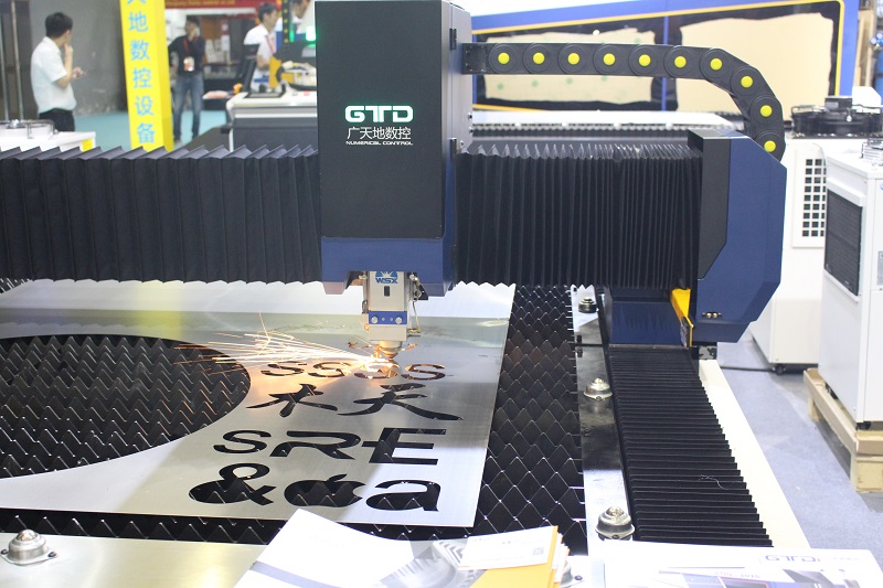 如何選擇合適的光纖激光切割機