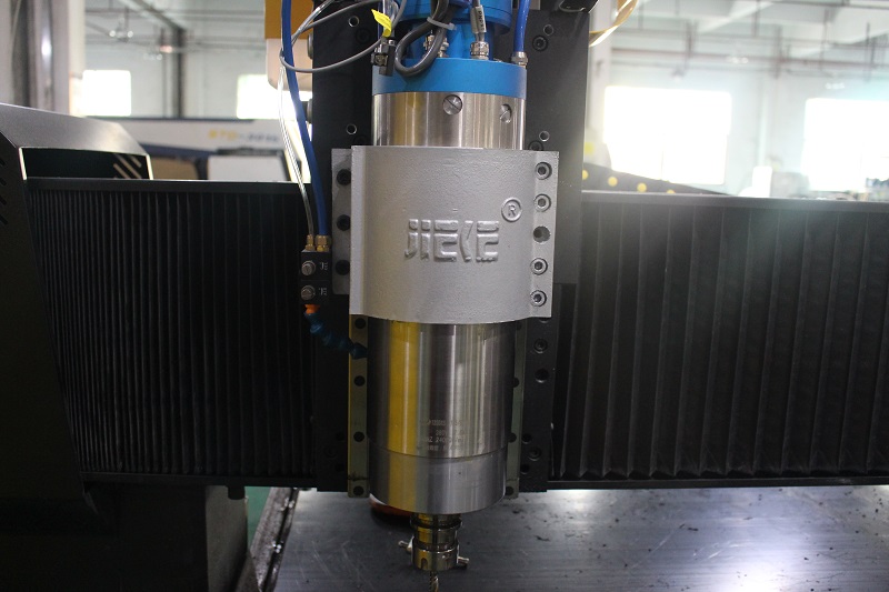 鋁板雕刻機(jī)主軸常見故障分析