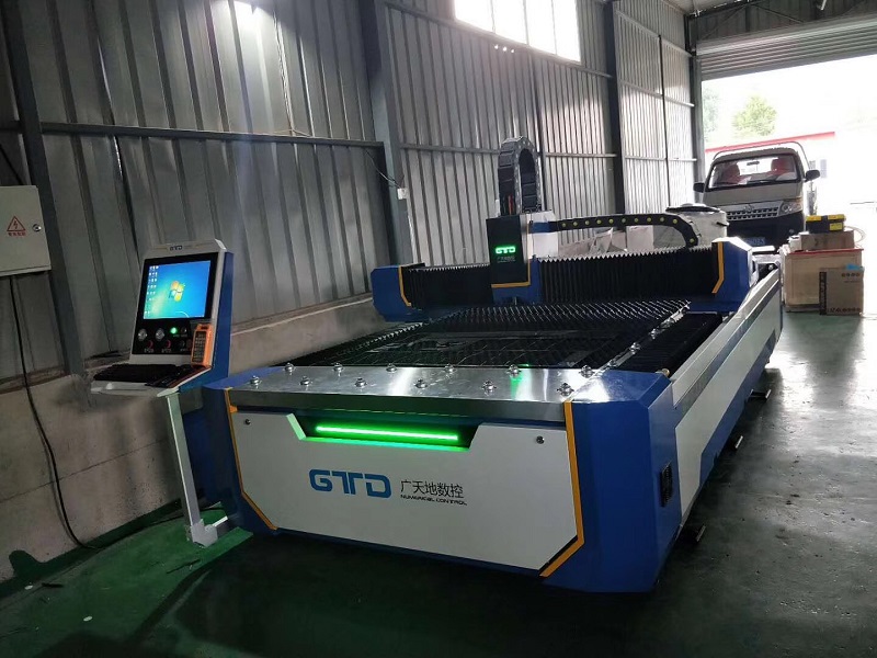 光纖激光切割機(jī)切割時切縫較大什么原因