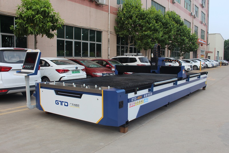 平面光纖激光切割機和三維光纖激光切割機的區別