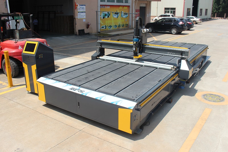 如何才能選購到靠譜的鋁單板雕刻機(jī)呢