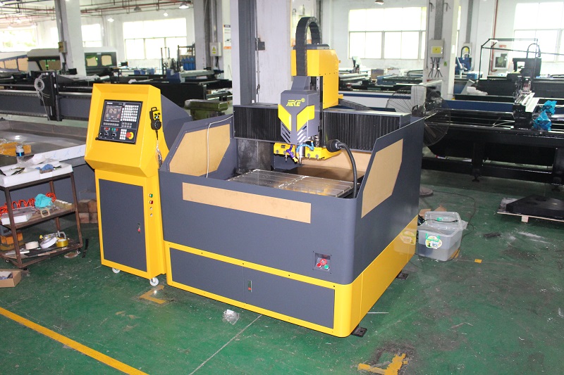 鋁板精雕機(jī)帶刀庫(kù)效率速度至少提高30%